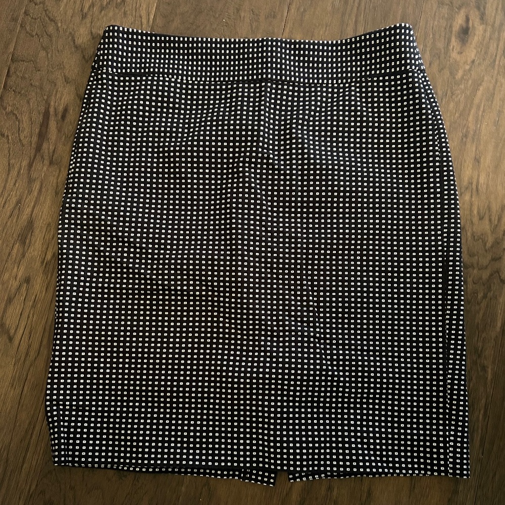 Slim fit stretchy skirt